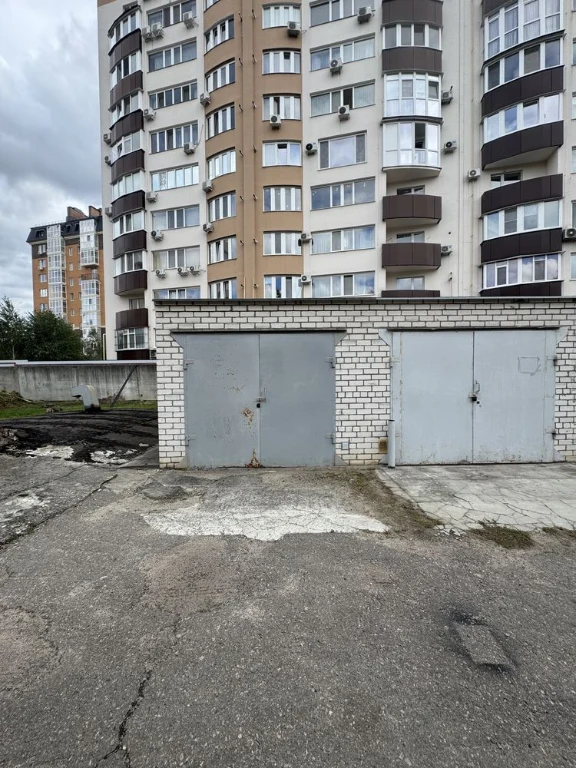 Продается гараж в центре города