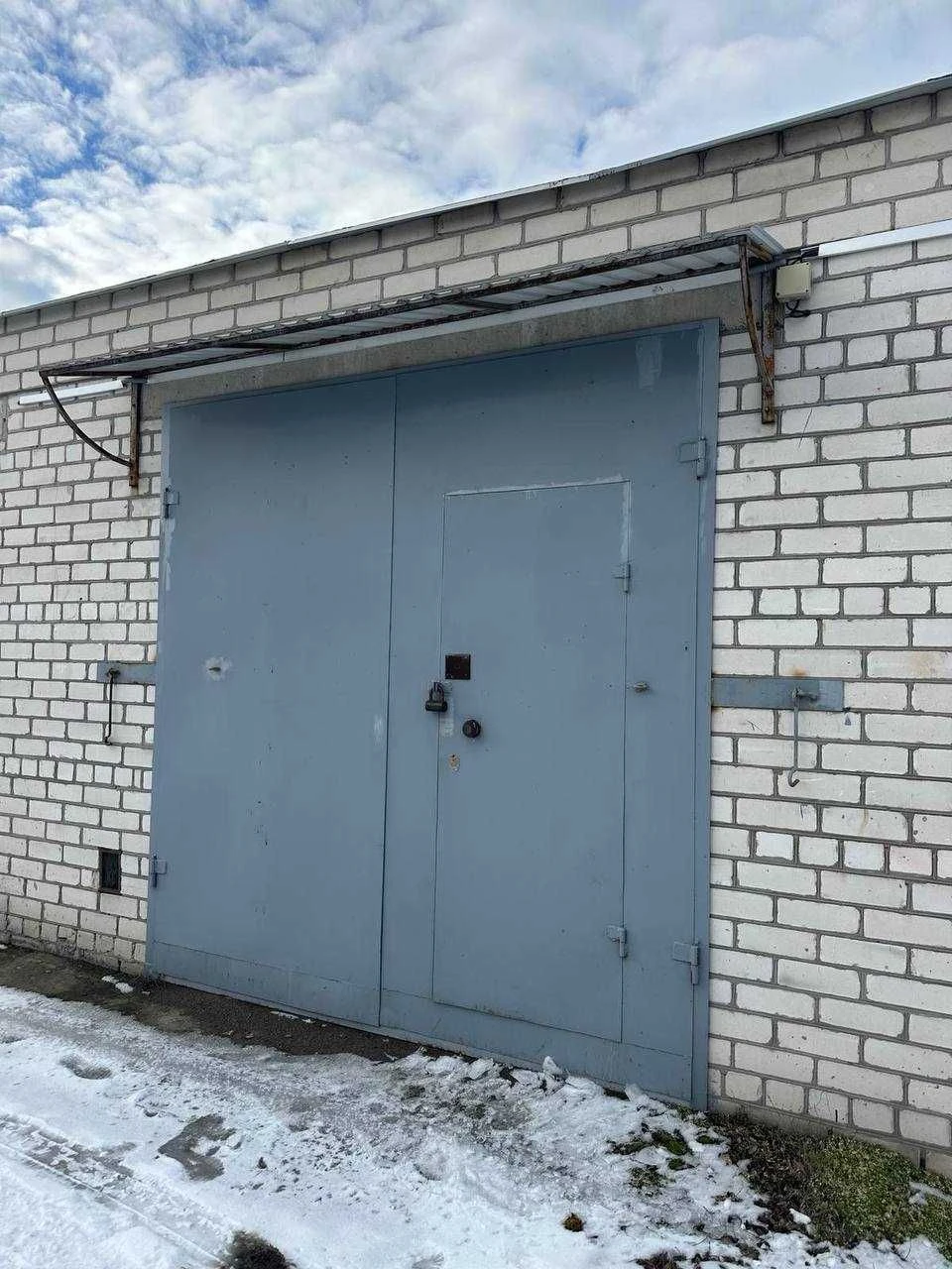 Продаж цегляного гаража 19,3 м² по улице Ткаченка (центр. часть города)