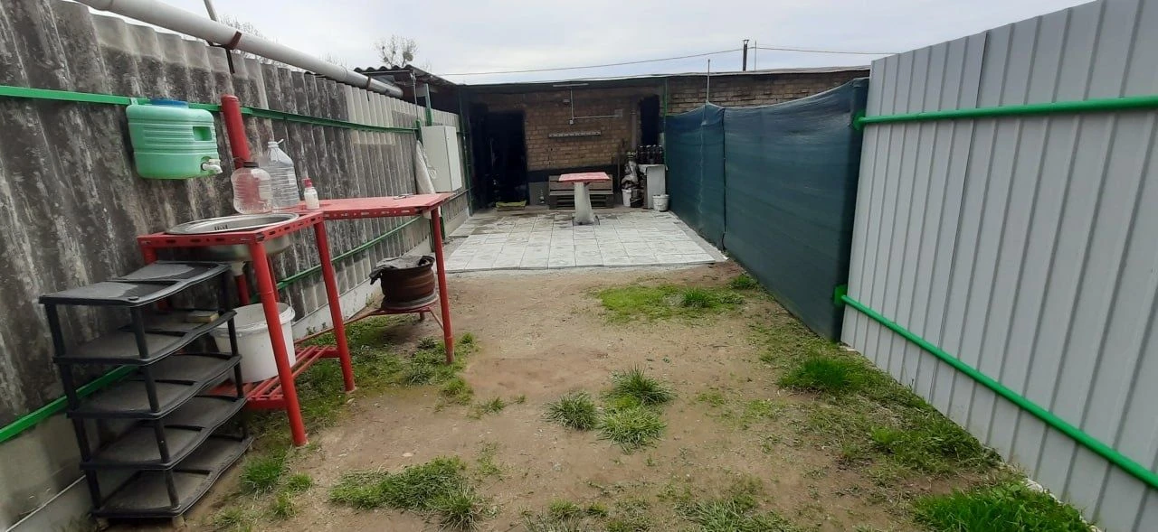 Продам капітальний гараж з підвалом та облаштованою зоною ві