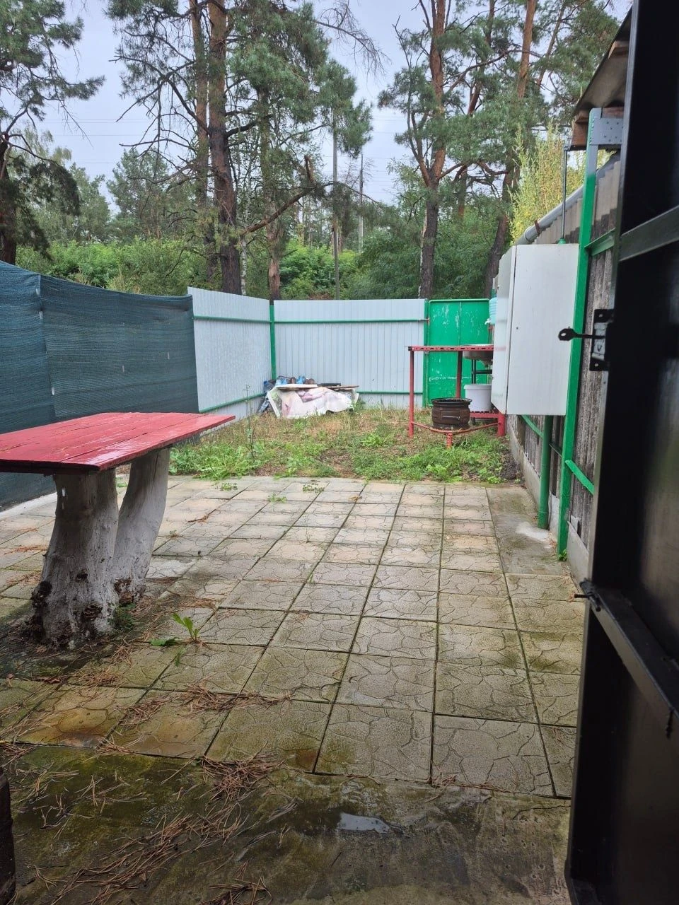 Продам капітальний гараж з підвалом та облаштованою зоною ві