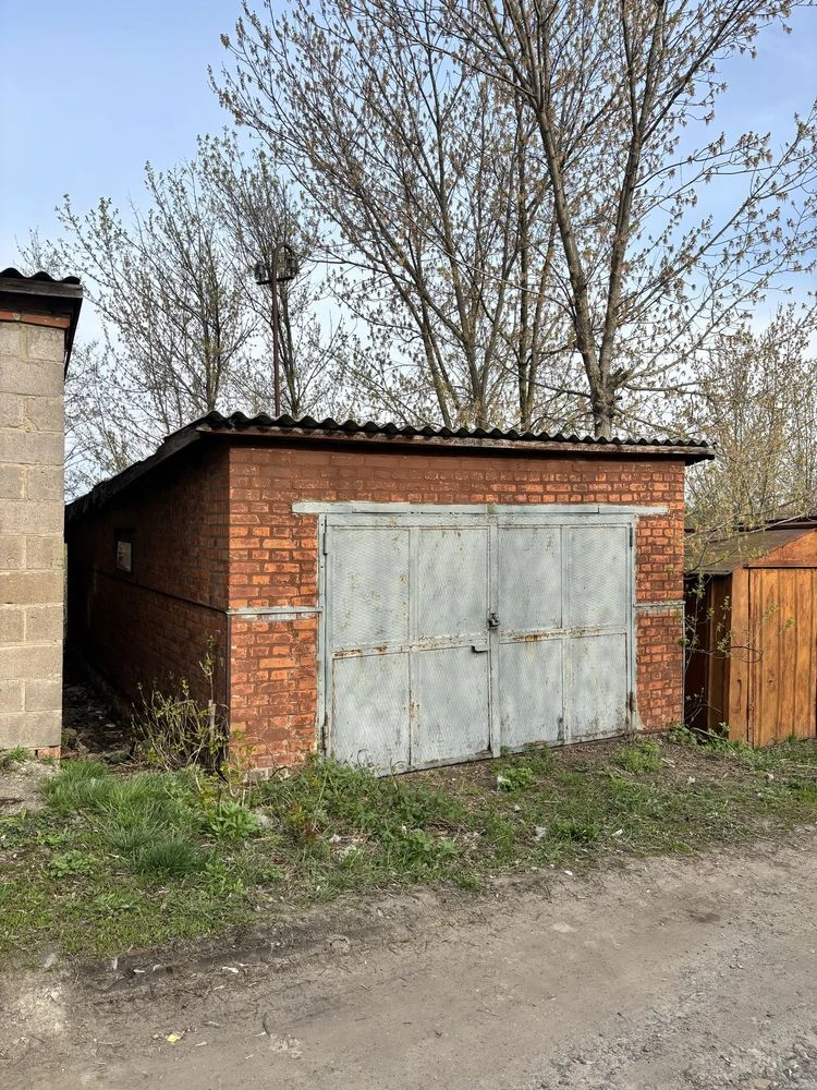 For sale garage with documents
