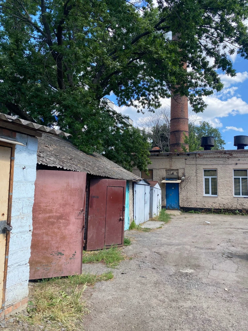Продається гараж в центре города.
