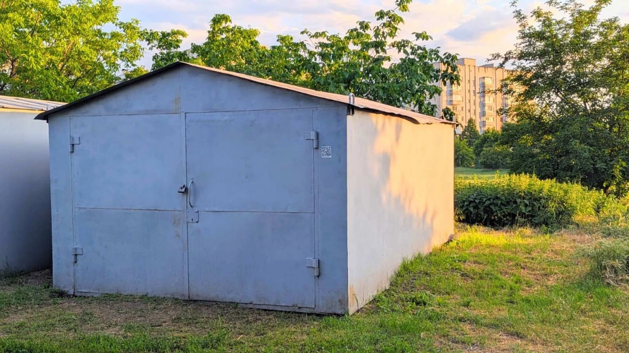 Продается Гараж металлический, квартал 278, остановка Козацкая