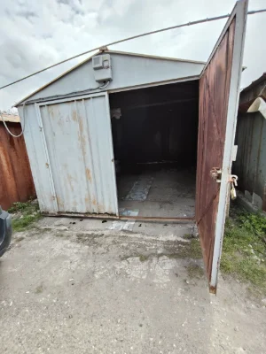 Garage for sale. Real estate: Rodnichek