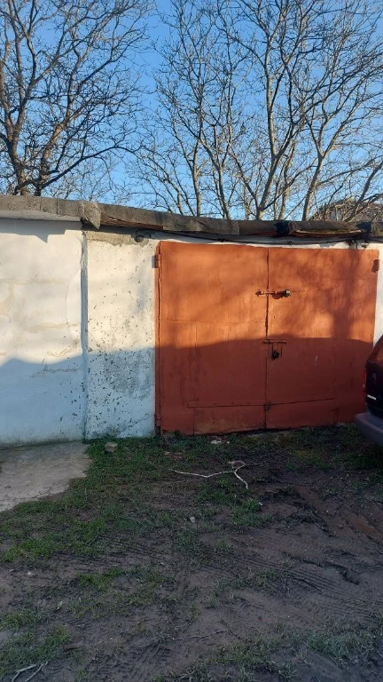 Продається гараж в центрі міста
