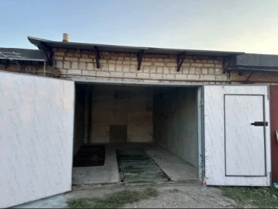 Garage sale in the town of Vishnevy, Ozerny cooperative