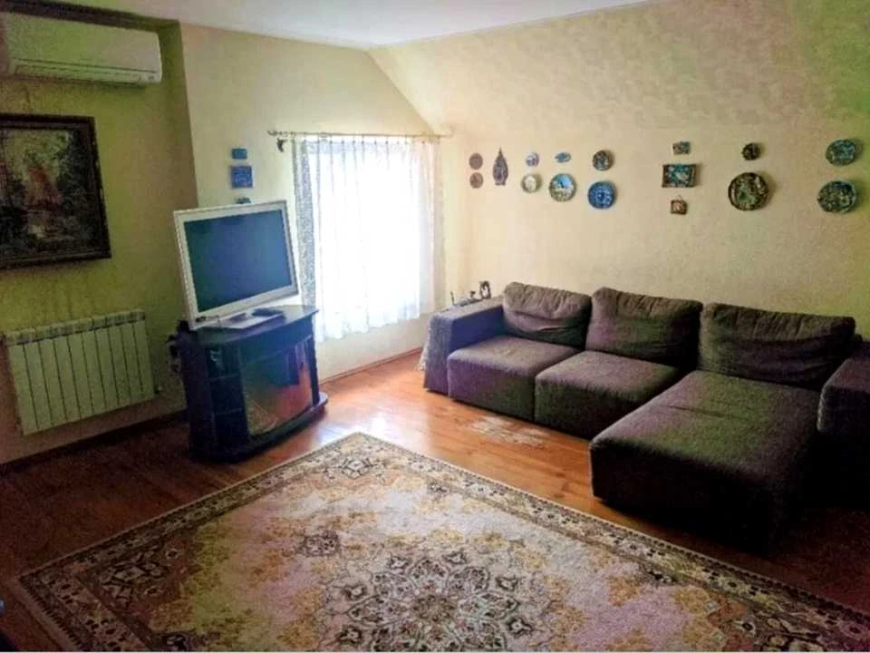 Будинок. Бровари, Фіалковського вул.