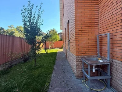 Дом. Бровары, Подлесная улица