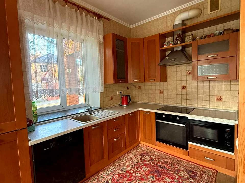 Дом. Бровары, Подлесная улица