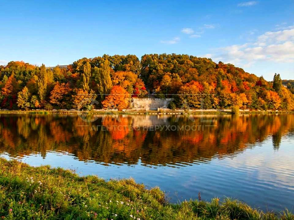 Будинок. Бровари, Фіалковського вул.