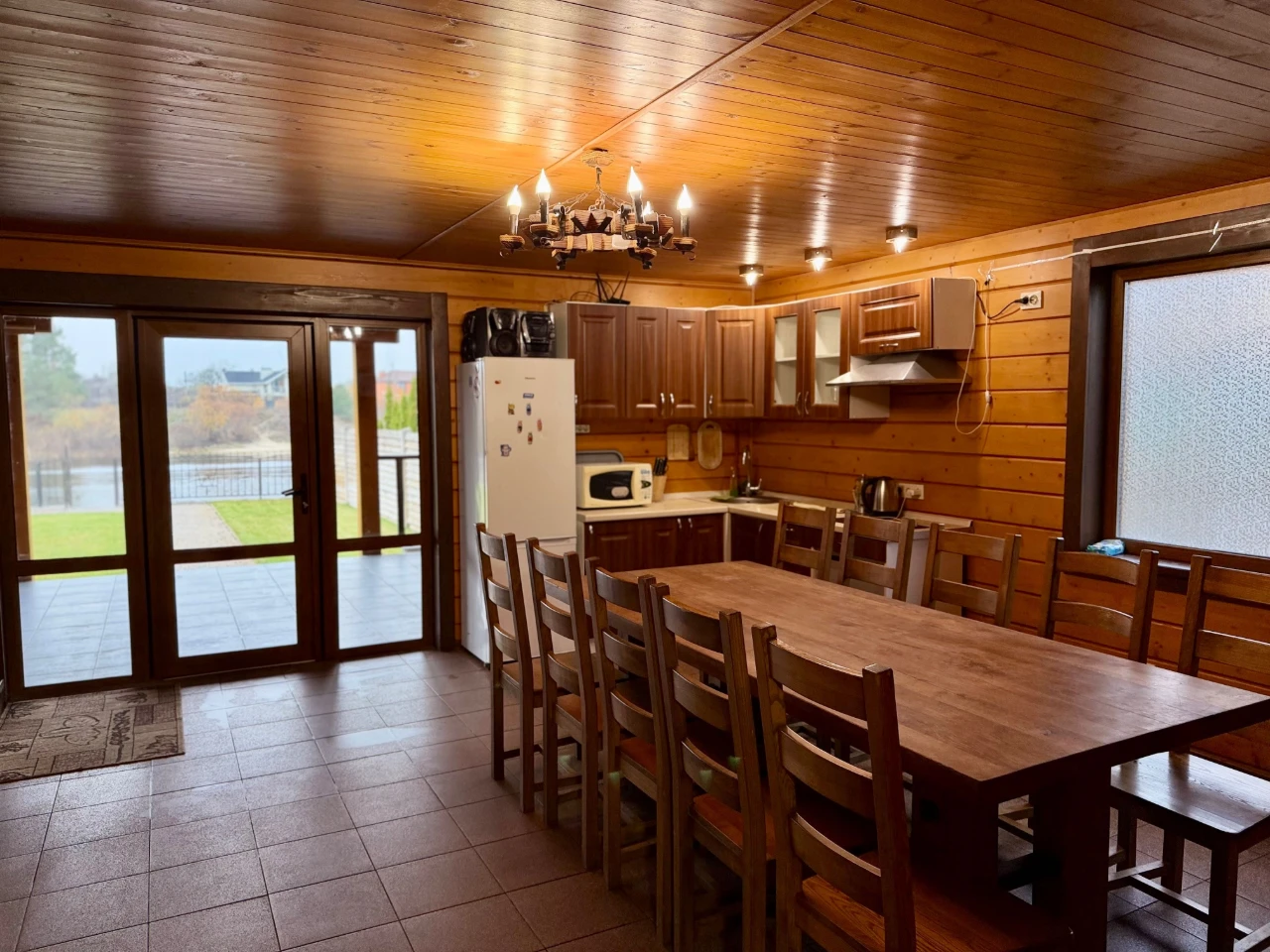 House with waterfront! Beach, pool, bathroom, light, shelter