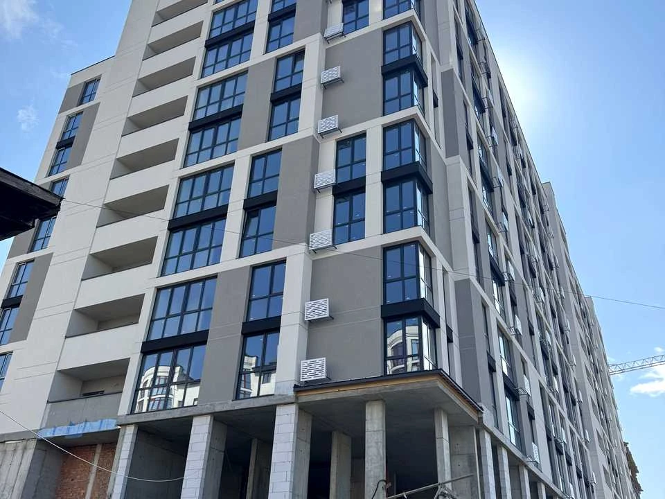 Apartment. Ivano-Frankivsk, Hnata Khotkevycha St.
