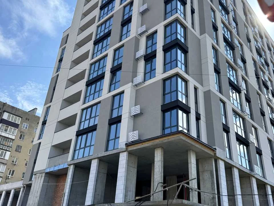 Apartment. Ivano-Frankivsk, Hnata Khotkevycha St.