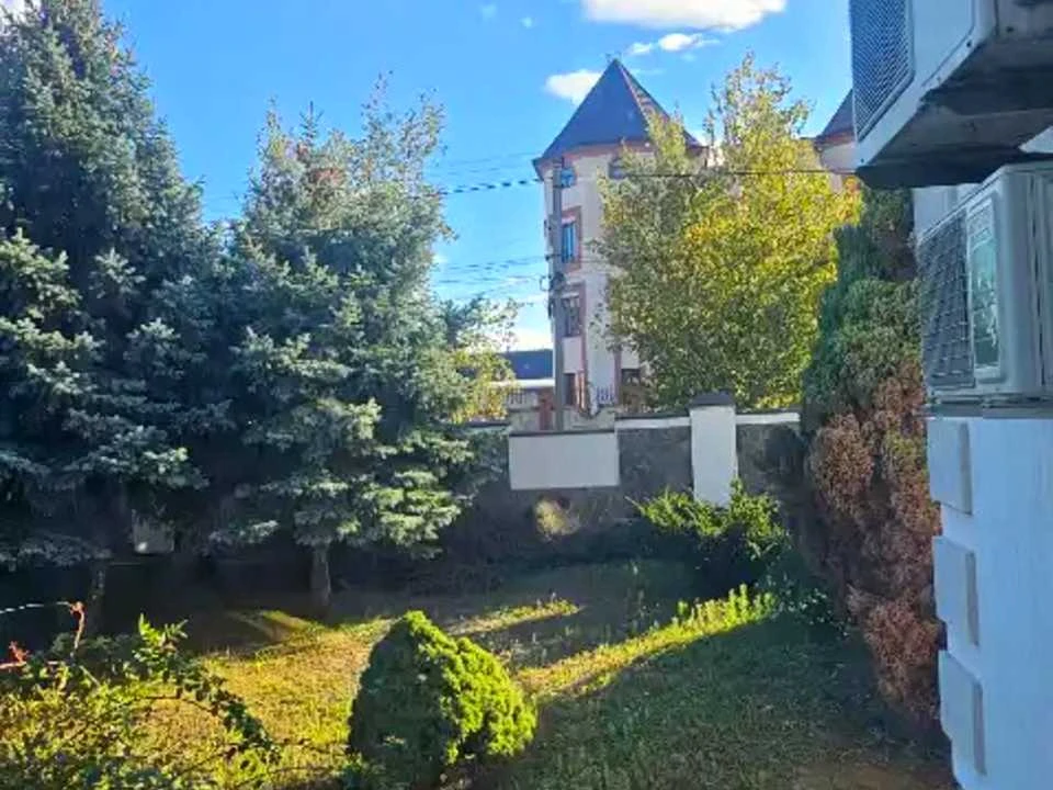 House. Suburb, Dzerelna