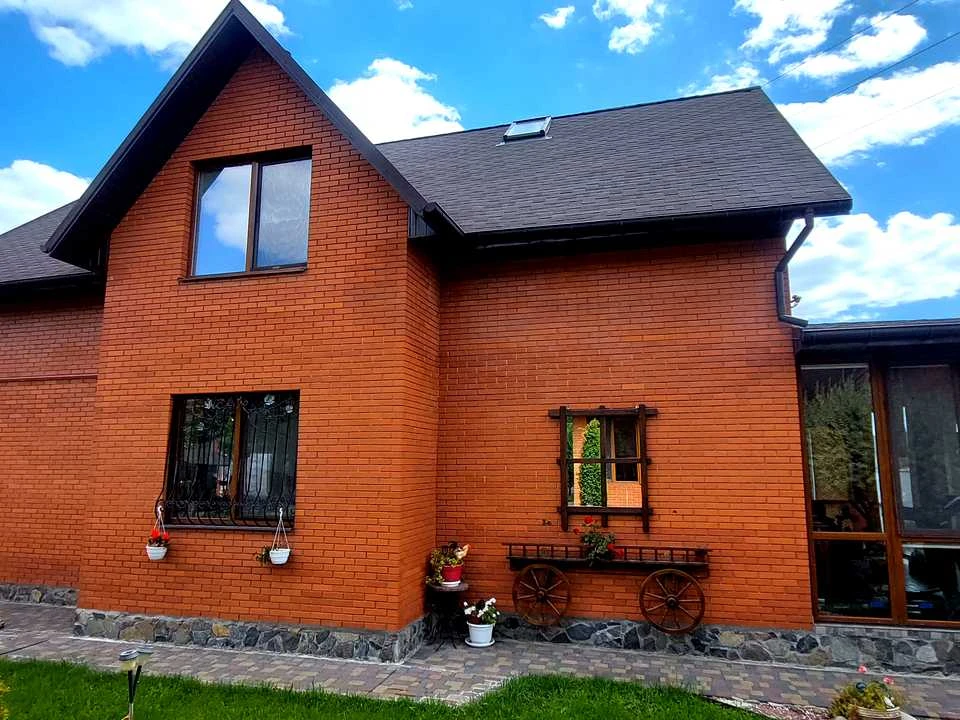 House. Suburb, Yantarna