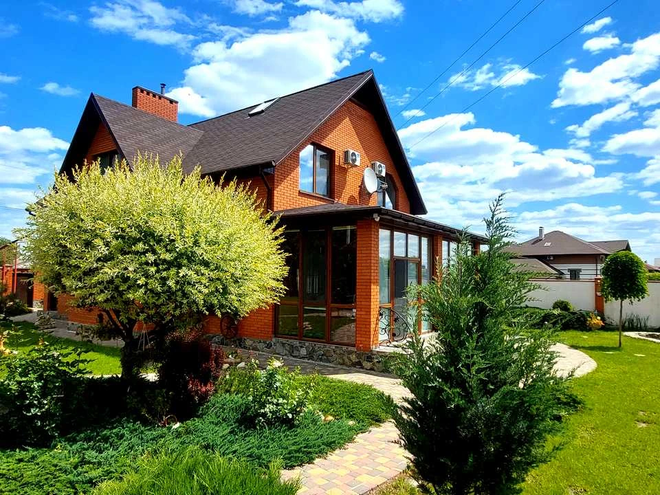 House. Suburb, Yantarna