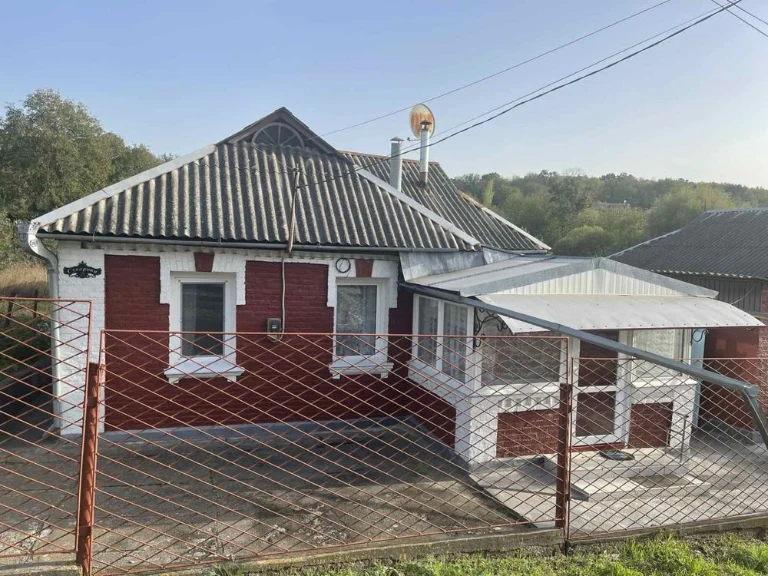 Продам житловий будинок з господарськими будівлями Жмеринка,