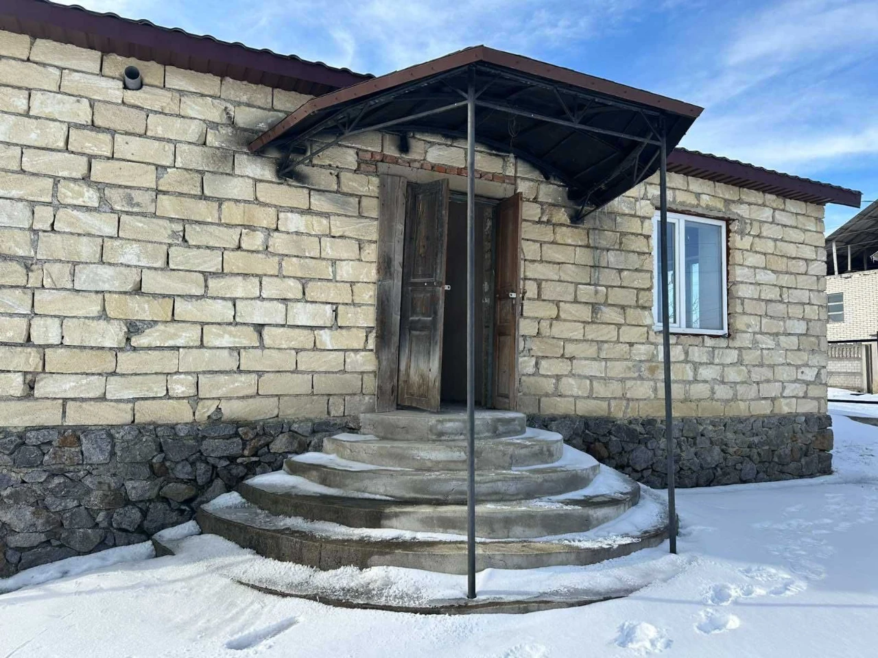 Продаж 1 поверхового будинку з ділянкою на 7.5 сотки, м. Жме