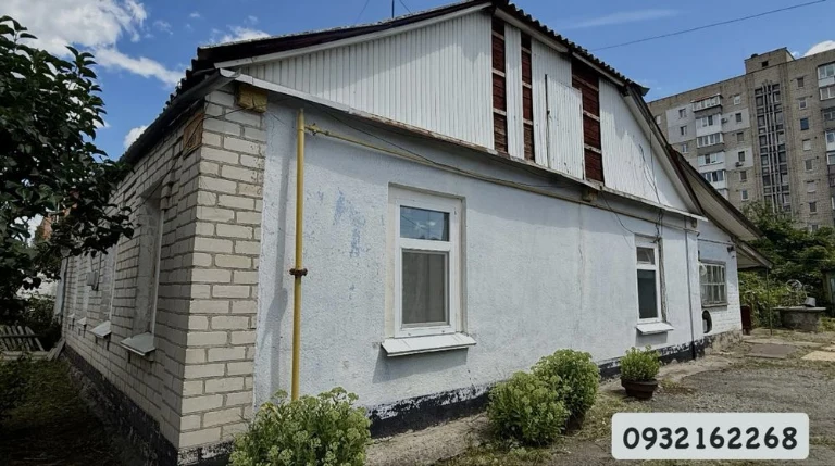 ВІД ВЛАСНИКА Центр міста. Продам частину будинку житлова пло