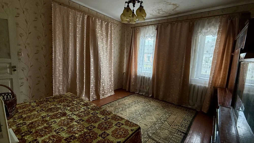 ВІД ВЛАСНИКА Центр міста. Продам частину будинку житлова пло