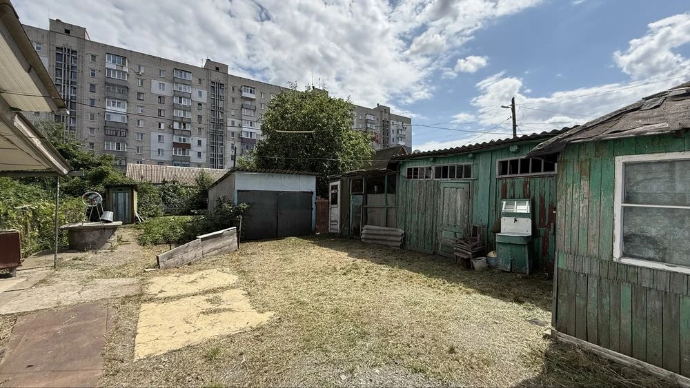 ВІД ВЛАСНИКА Центр міста. Продам частину будинку житлова пло