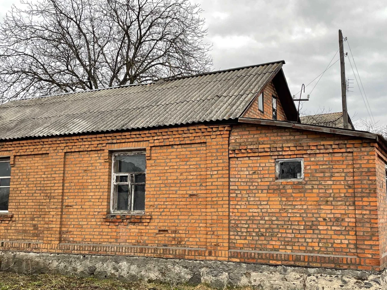 Продам будинок (без внутрішніх робіт)