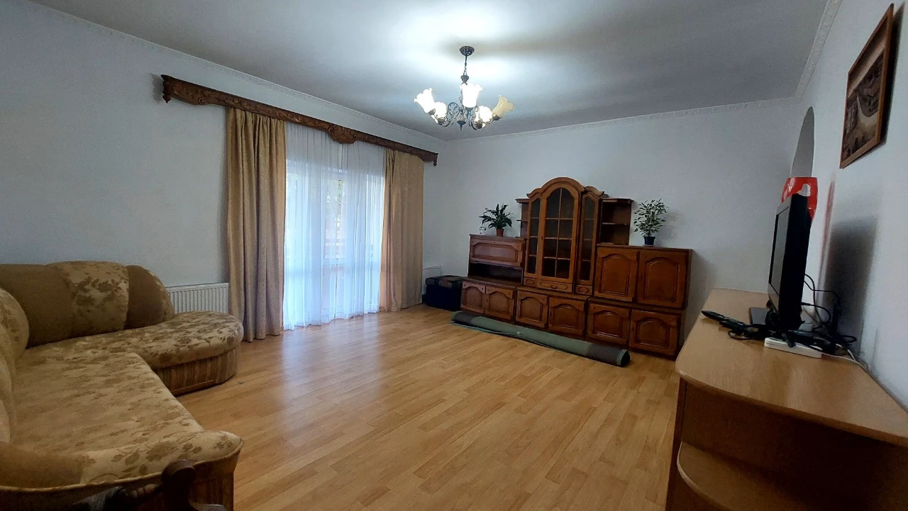 Продам будинок. Пр-т Незалежності,5а.