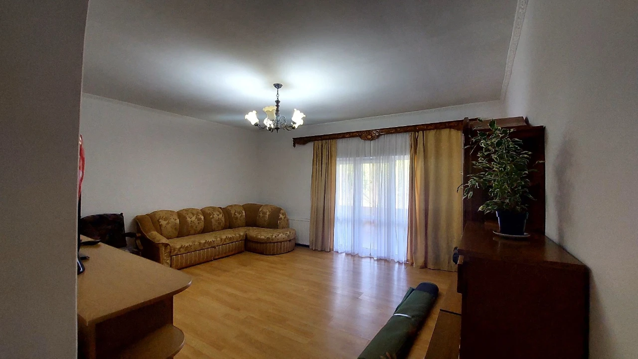 Продам будинок. Пр-т Незалежності,5а.
