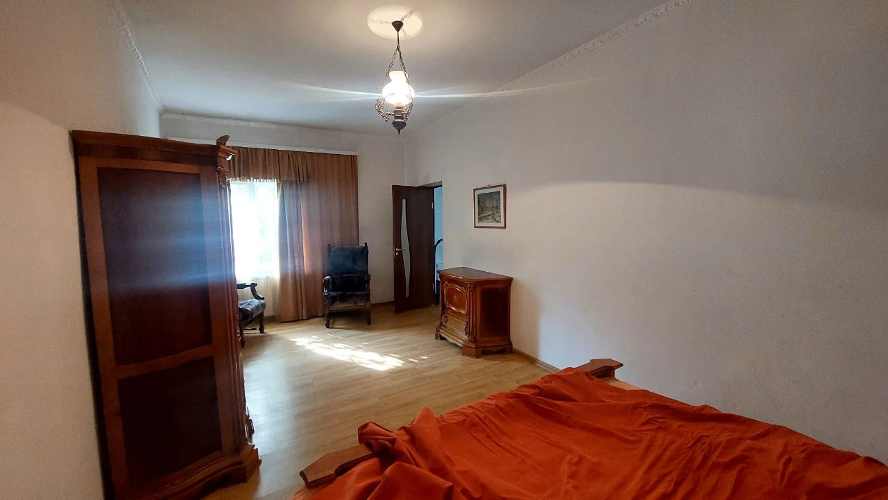 Продам будинок. Пр-т Незалежності,5а.