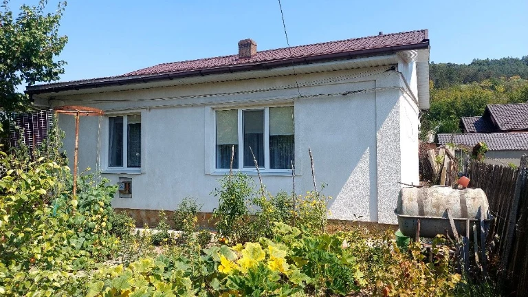 Продам частину будинку. Пр-т Незалежності,221.