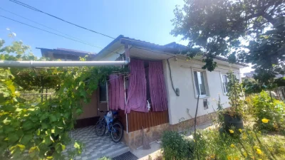 Продам частину будинку. Пр-т Незалежності,221.