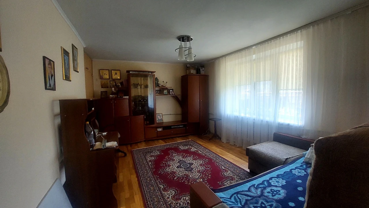 Продам частину будинку. Пр-т Незалежності,221.