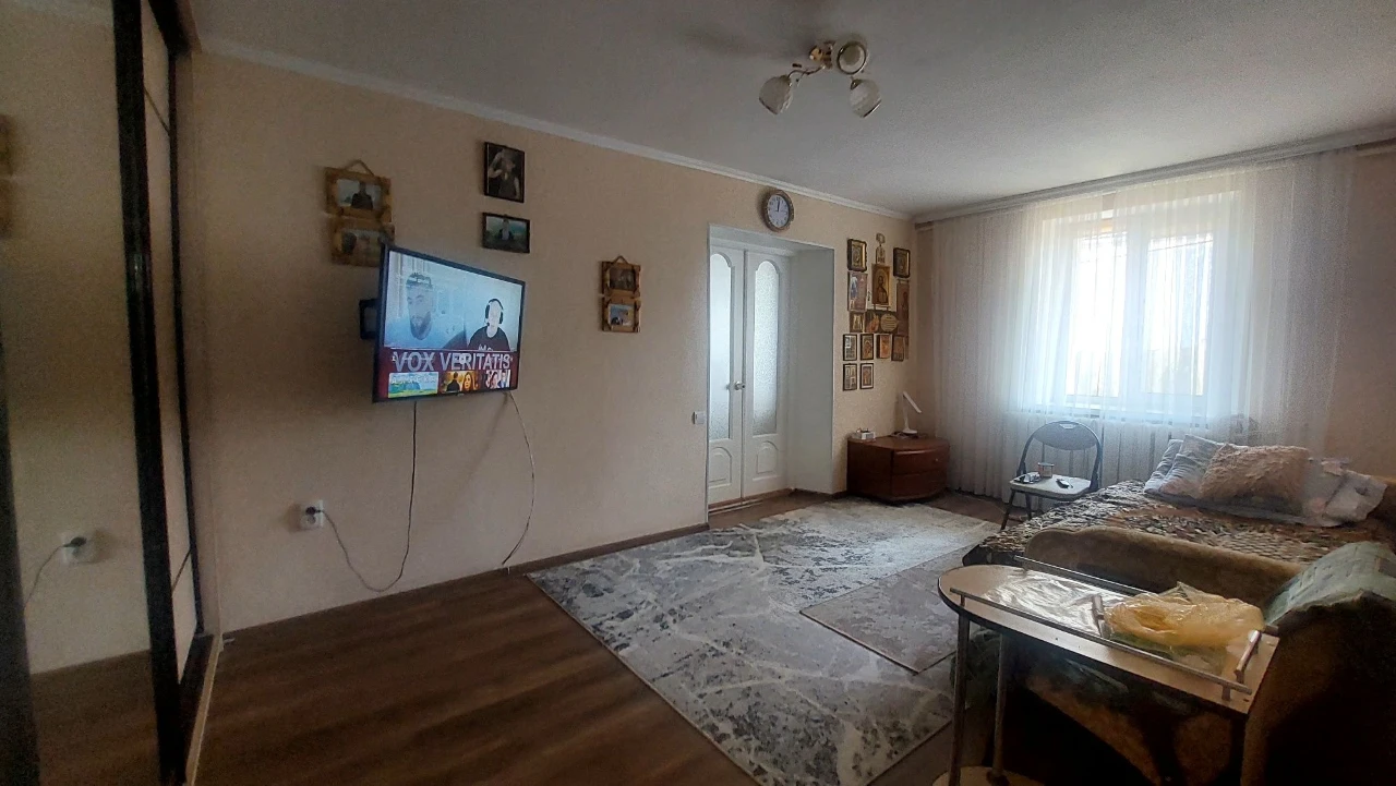Продам частину будинку. Пр-т Незалежності,221.