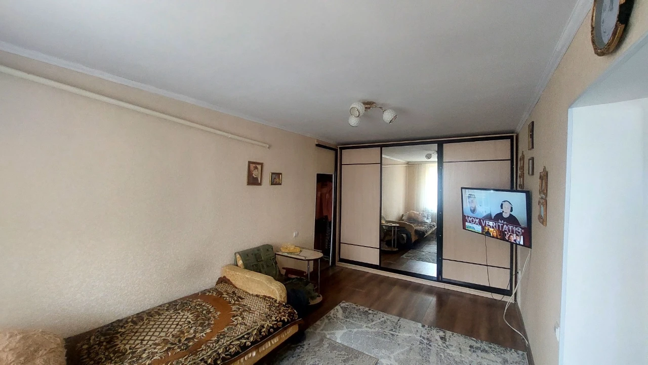 Продам частину будинку. Пр-т Незалежності,221.