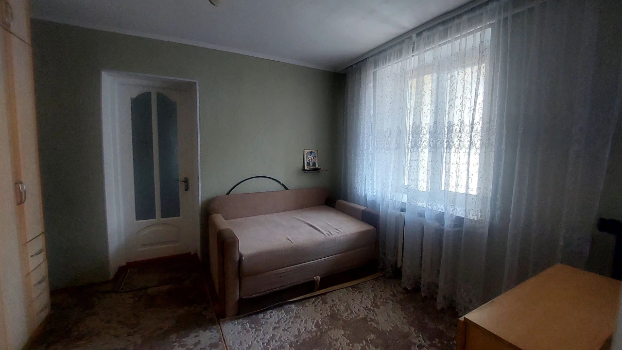 Продам частину будинку. Пр-т Незалежності,221.