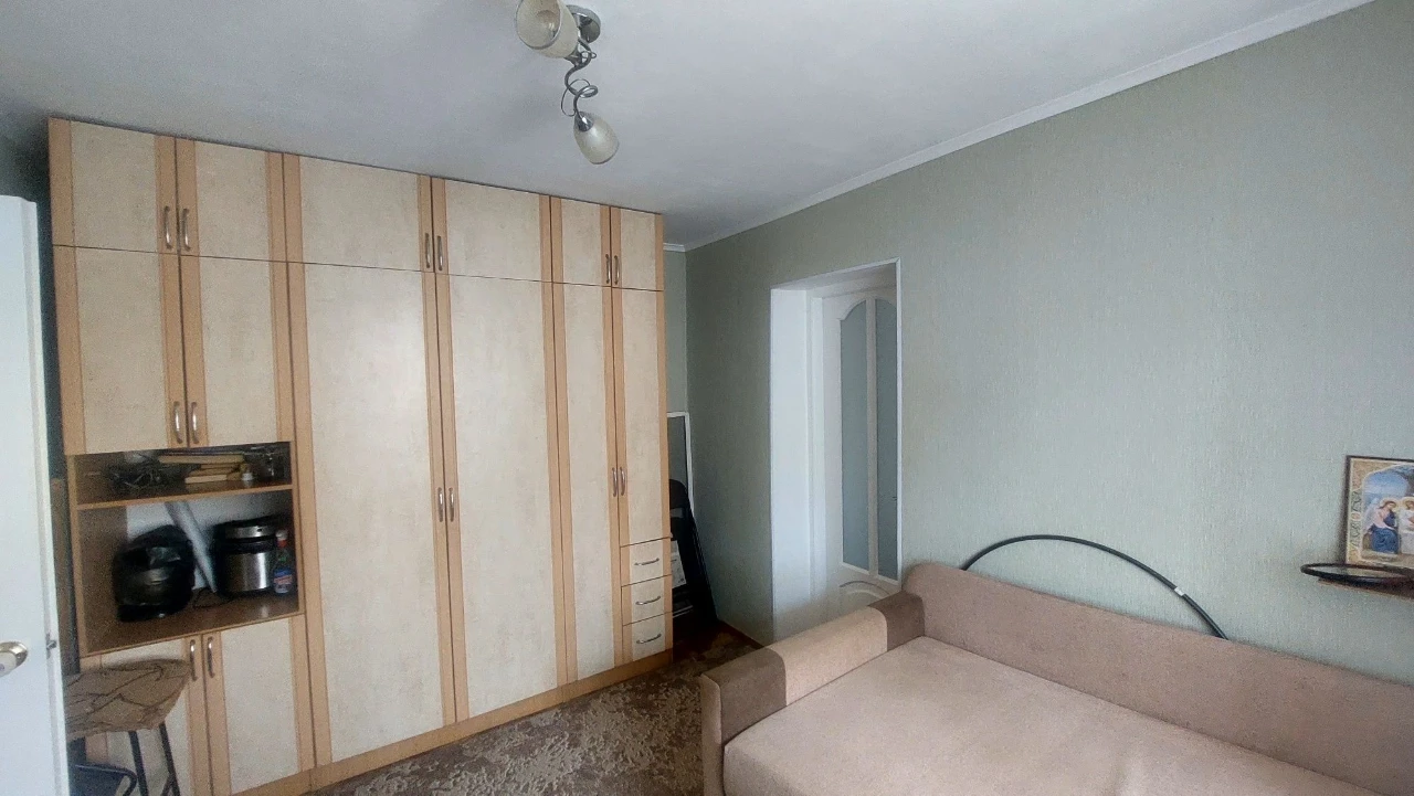 Продам частину будинку. Пр-т Незалежності,221.