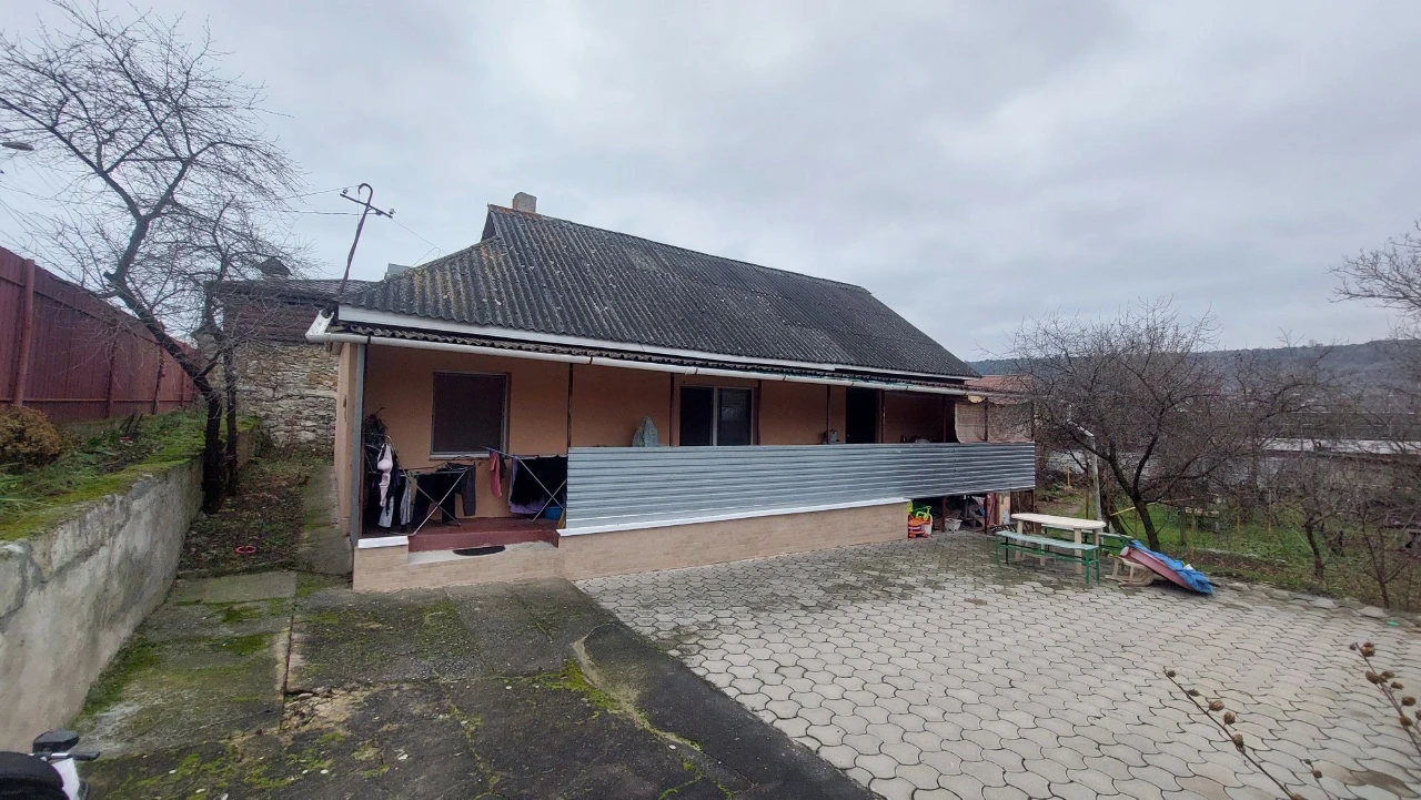 Продам будинок. Вул.Грушевського,70.