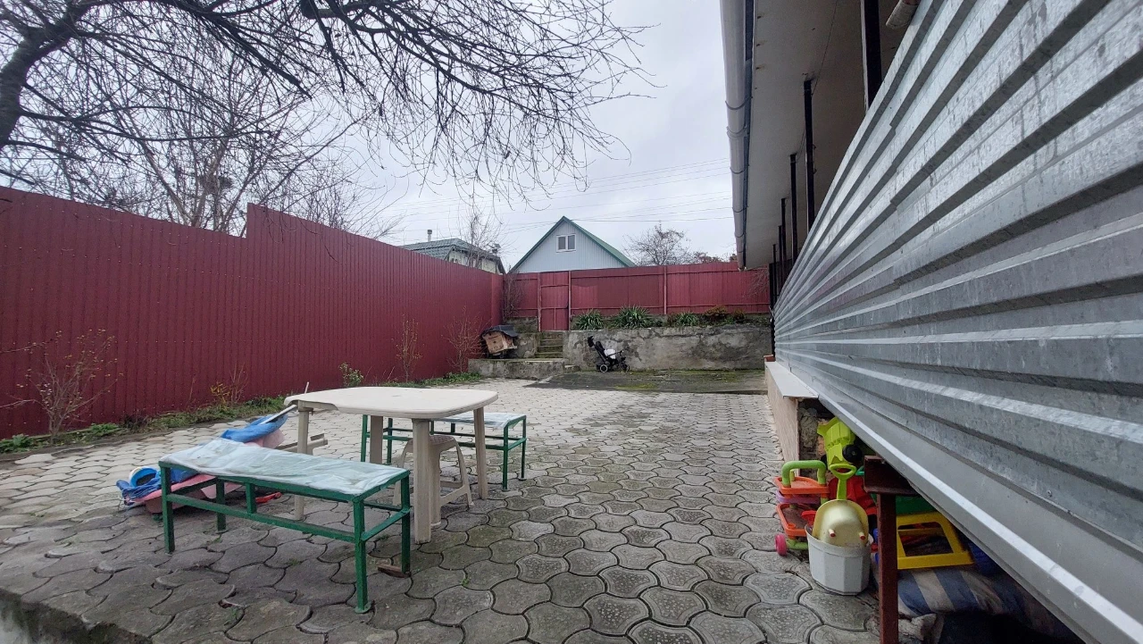 Продам будинок. Вул.Грушевського,70.