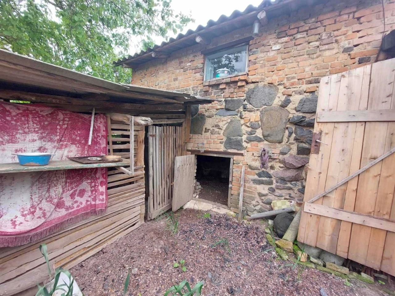 Продаж приватного будинку біля річки, м. Немирів