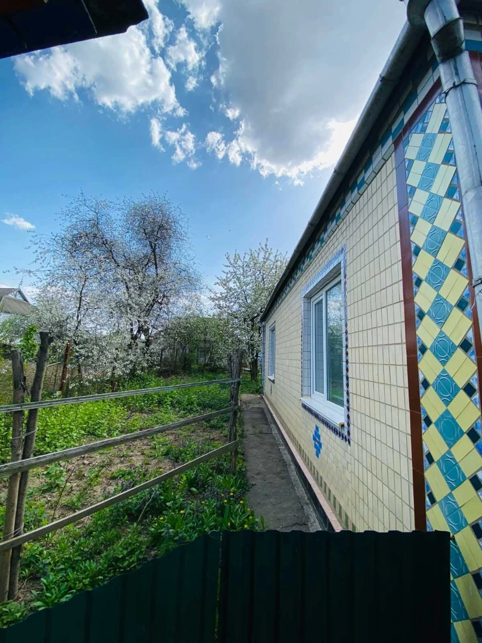 (3) Продам гарний добротний будинок в м. Немирів 0925