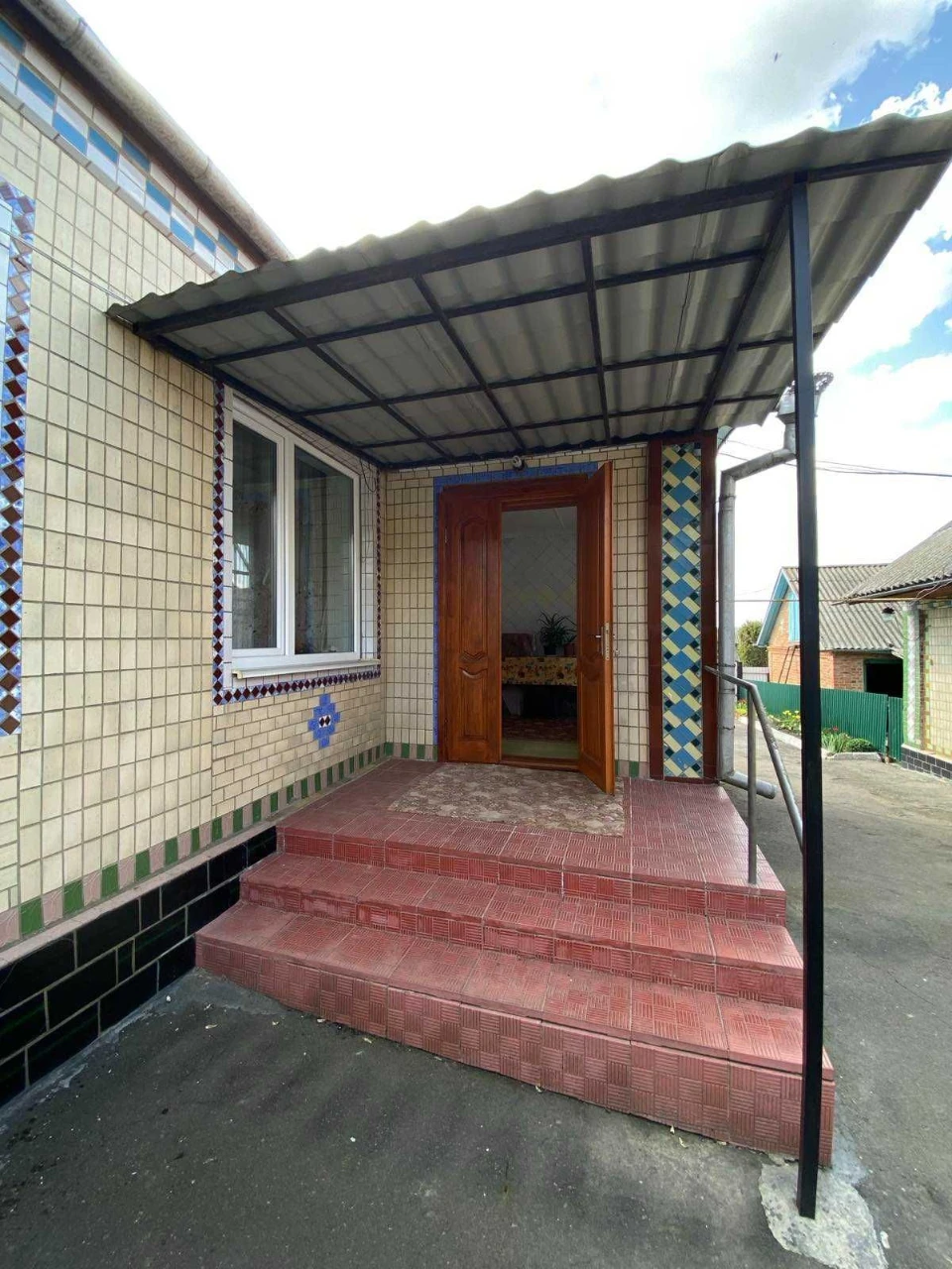 (3) Продам гарний добротний будинок в м. Немирів 0925