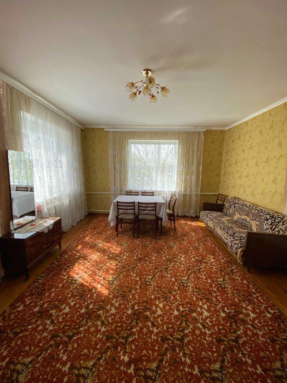 (3) Продам гарний добротний будинок в м. Немирів 0925