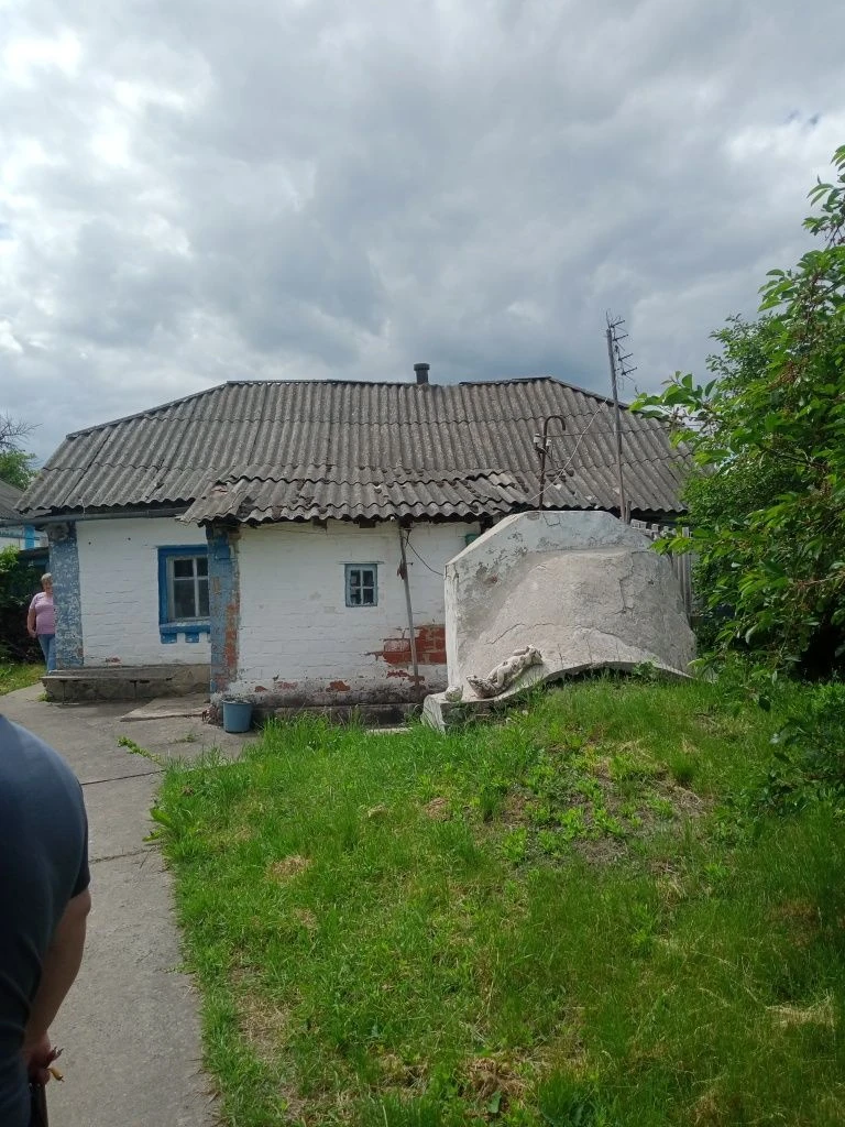 Продам будинок і земельну ділянку 26 сот