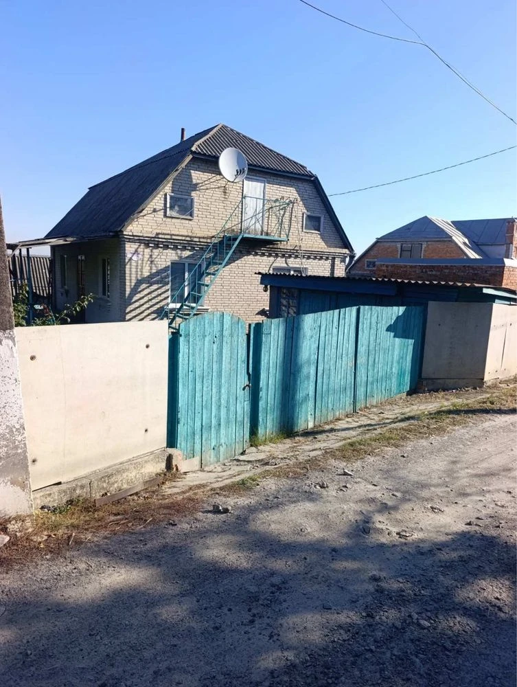 Продаю двоповерховий будинок. 77м² з газом та грубкою для оп
