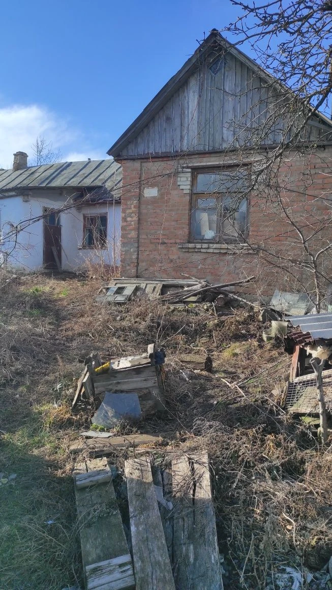 Будинок з гаражем