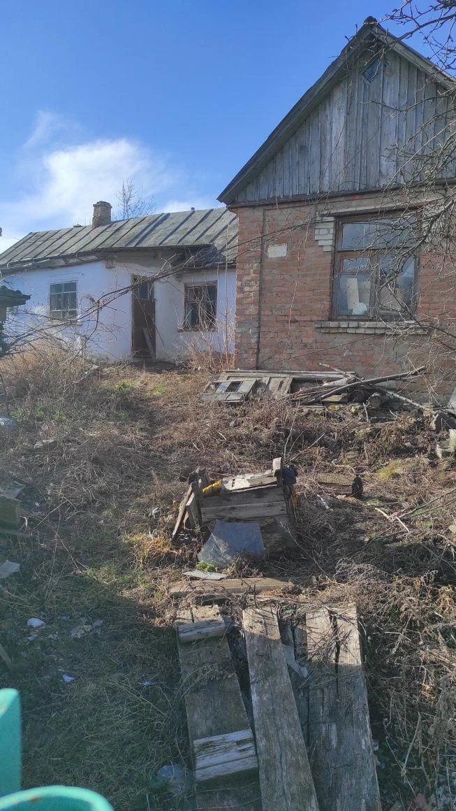 Будинок з гаражем