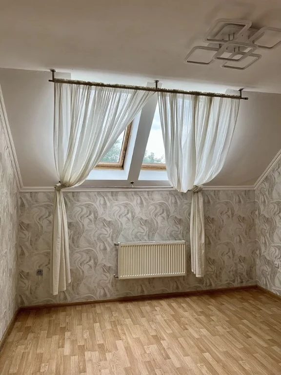 Два будинки в центрі міста