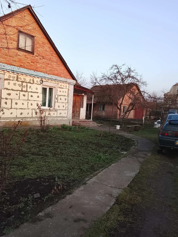 Продам власний будинок (хату)