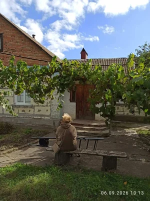Продам власний будинок (хату)