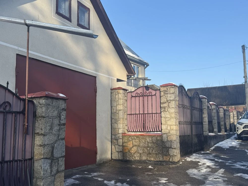 Житловий будинок з виходом до річки Південний Буг